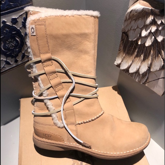 UGG Shoes - Ugg Australia Catalina Size 12 women’s boots